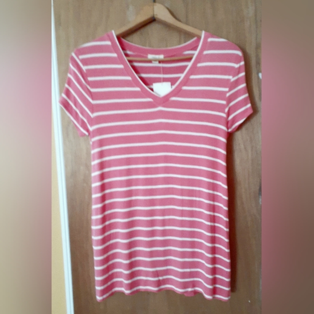 Zenana Outfitters Pink and White Striped V-Neck Tee Size XL